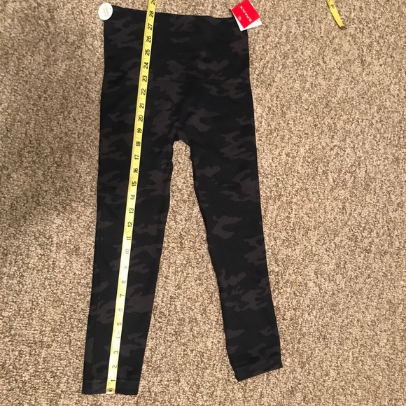 NWT Spanx EcoCare Seamless Leggings Camo Black - Picture 6 of 10